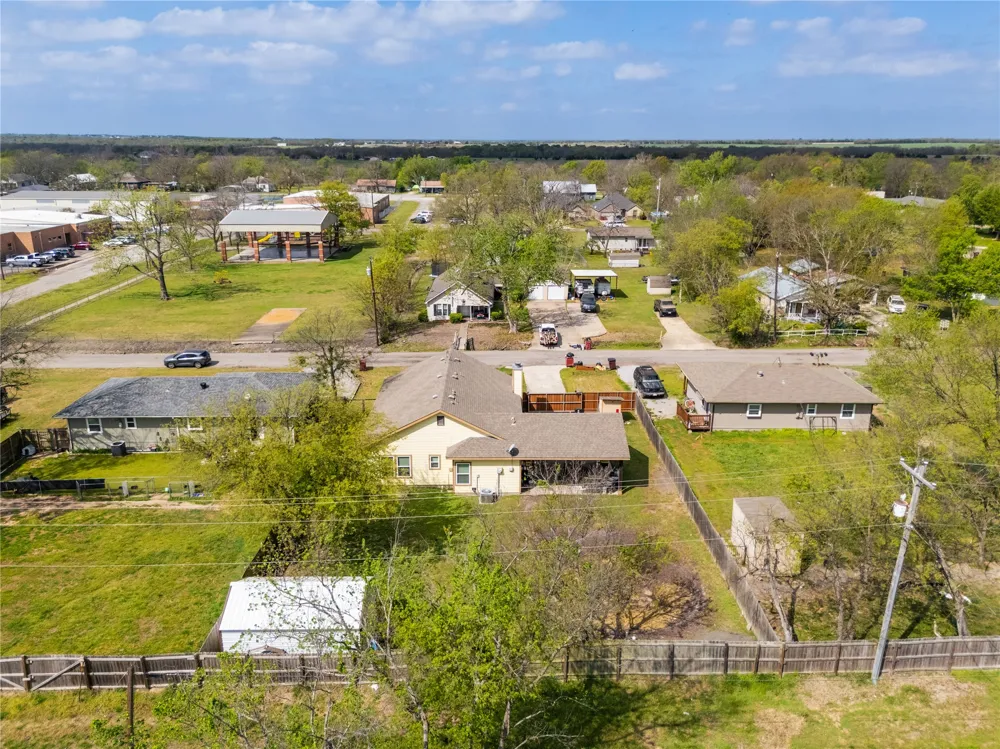 105 S 6th Street Celeste, TX 75423