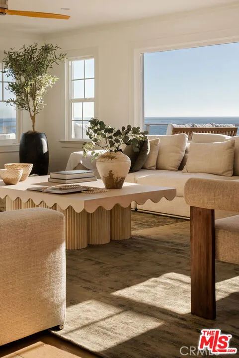 1000 The Strand Manhattan Beach, CA 90266