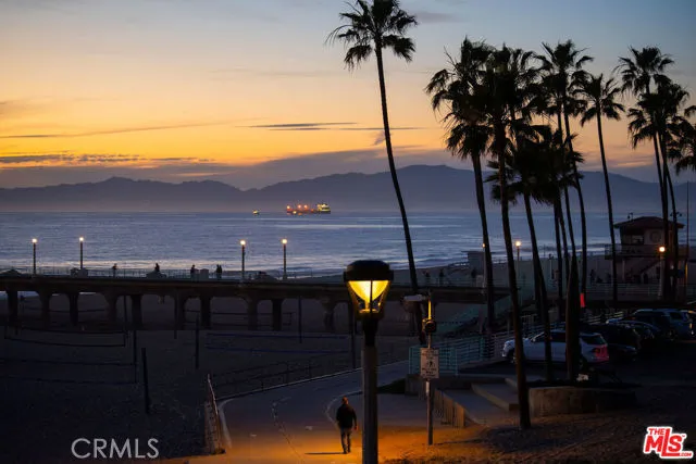 1000 The Strand Manhattan Beach, CA 90266