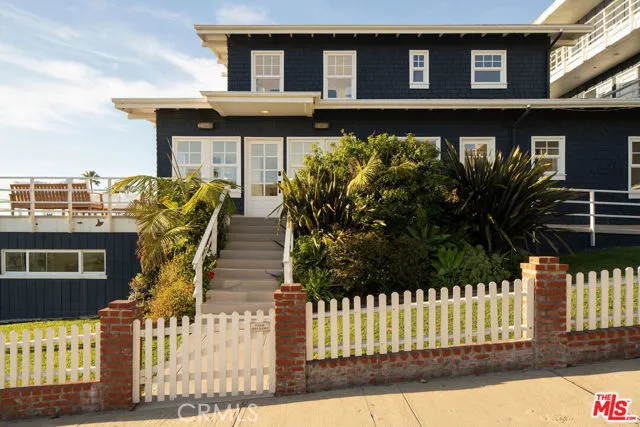 1000 The Strand Manhattan Beach, CA 90266