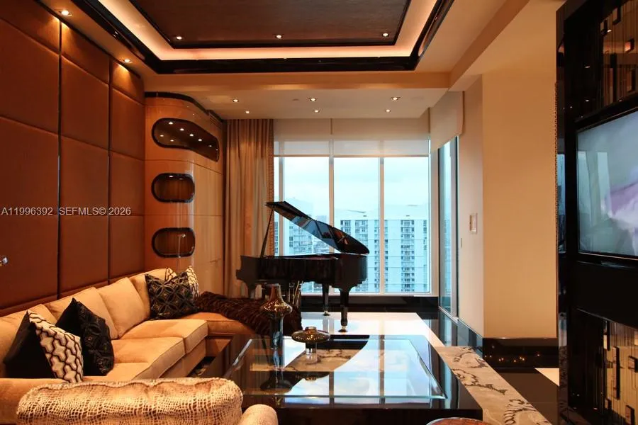 900 Brickell Key Blvd #PH3403 Miami, FL 33131