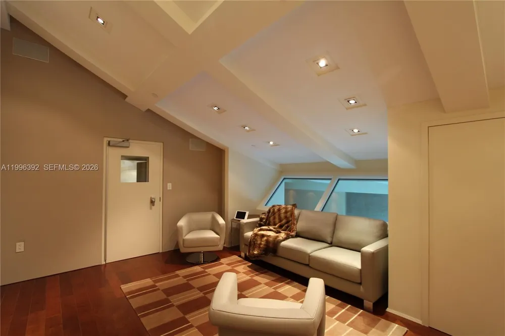900 Brickell Key Blvd #PH3403 Miami, FL 33131