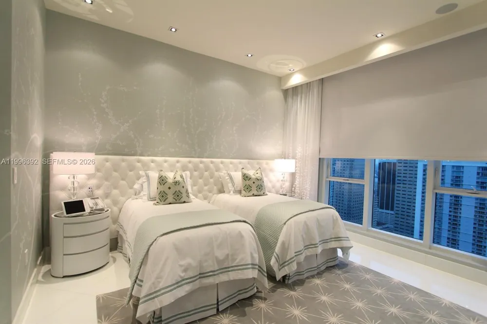 900 Brickell Key Blvd #PH3403 Miami, FL 33131