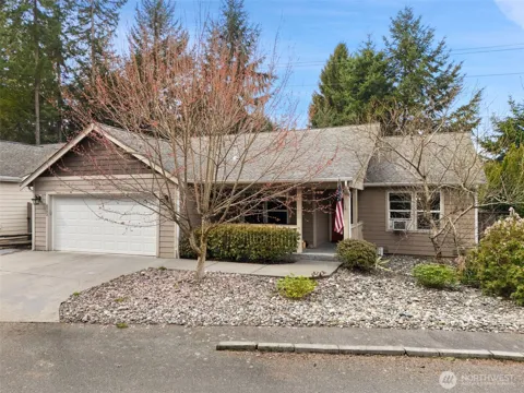 8992 Denise Place NE
