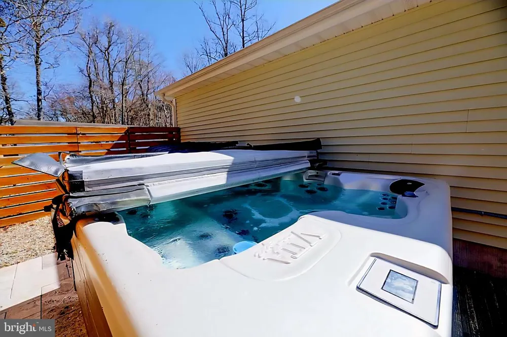 7017 JOSEPHINE LANE Chincoteague Island, VA 23336