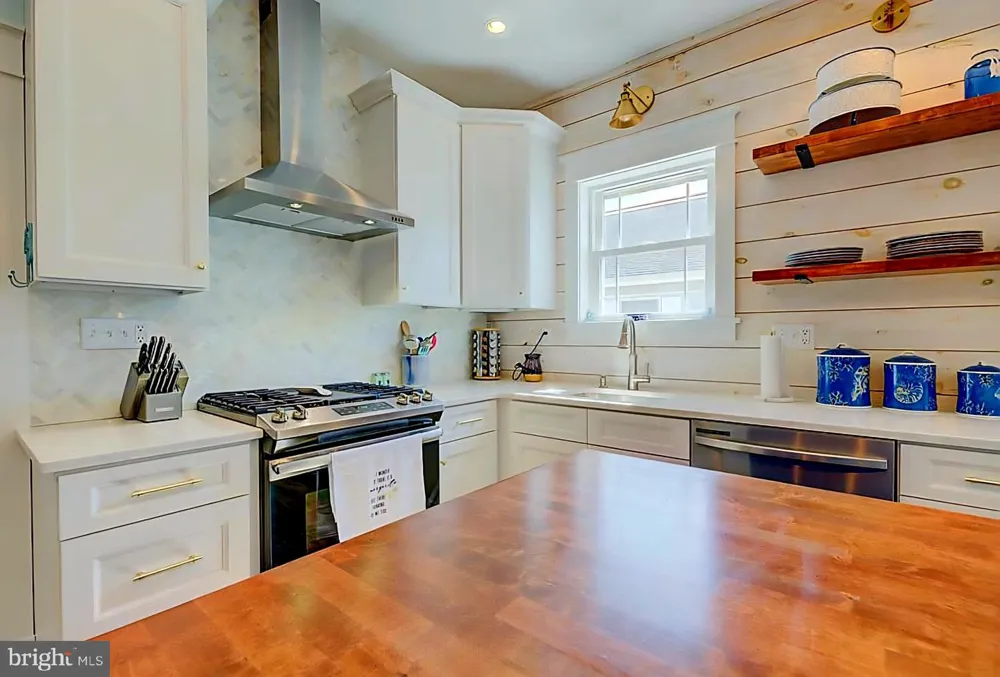 7017 JOSEPHINE LANE Chincoteague Island, VA 23336
