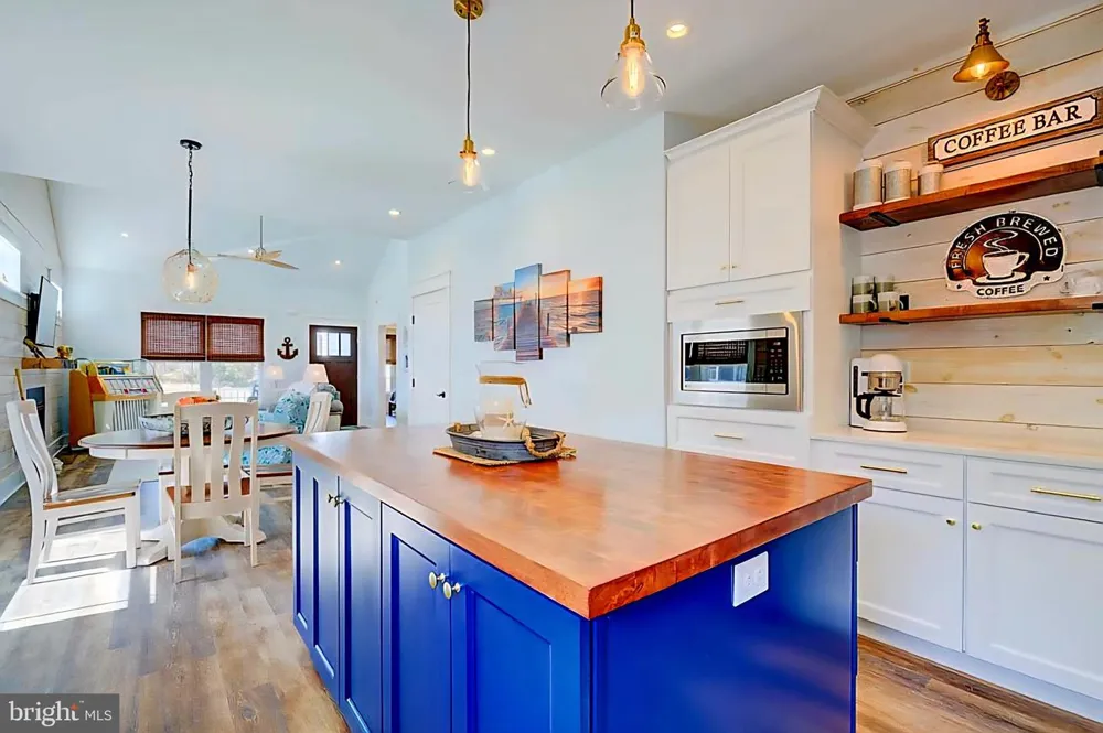 7017 JOSEPHINE LANE Chincoteague Island, VA 23336