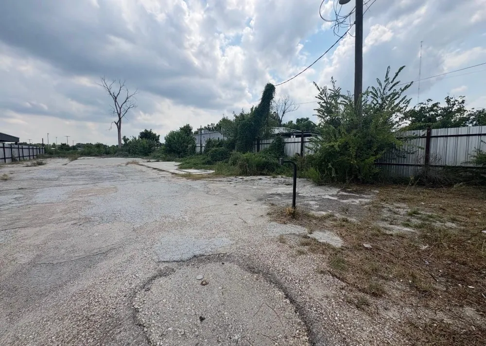 1904 Little York Road Houston, TX 77093