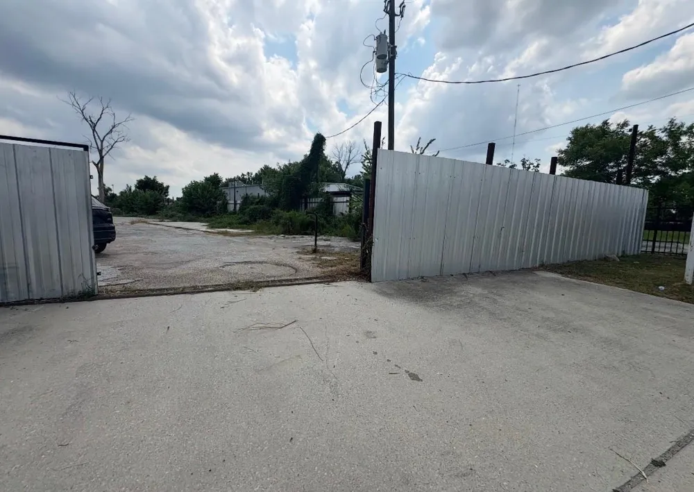 1904 Little York Road Houston, TX 77093