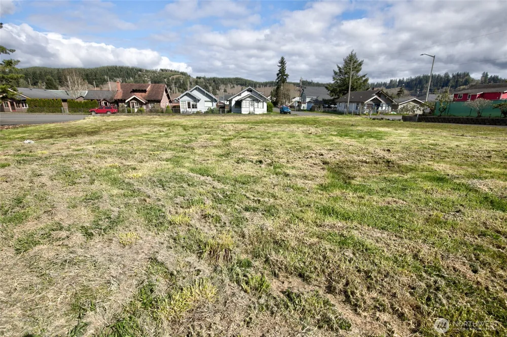 905 Lincoln Street Hoquiam, WA 98550