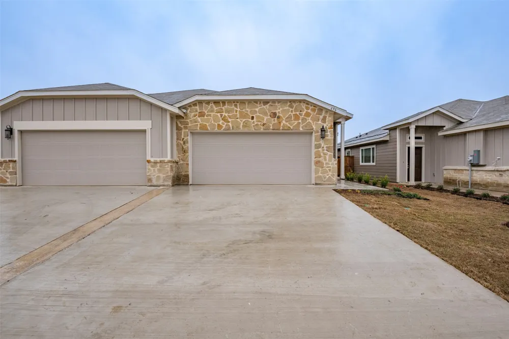 656 Wheatfield Drive Venus, TX 76084