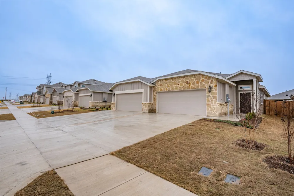 656 Wheatfield Drive Venus, TX 76084