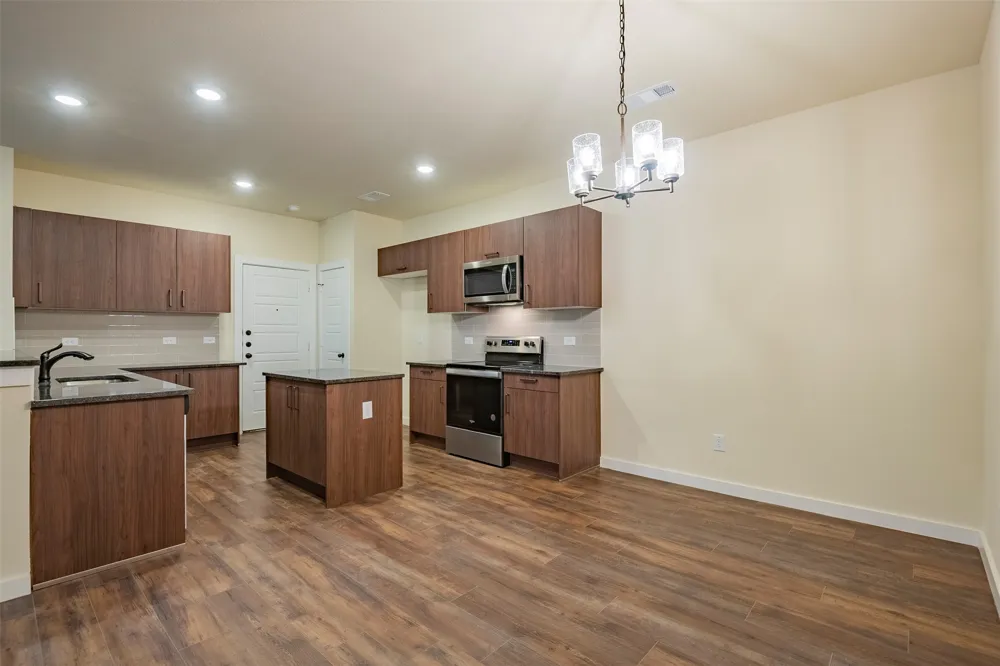 656 Wheatfield Drive Venus, TX 76084