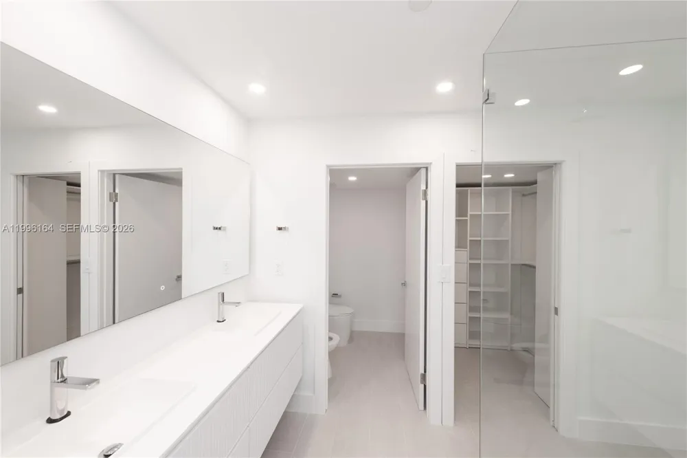 151 Crandon Blvd #241 Key Biscayne, FL 33149