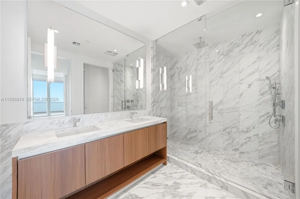 175 SE 25th Road #3102 Miami, FL 33129