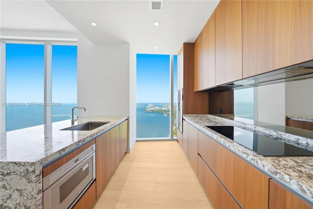 175 SE 25th Road #3102 Miami, FL 33129