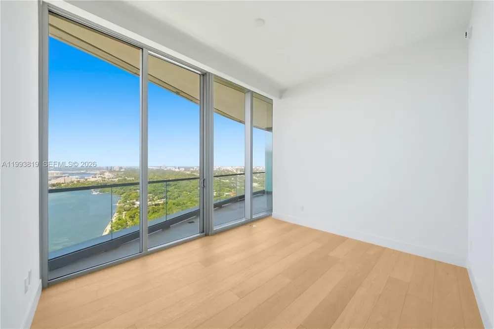 175 SE 25th Road #3102 Miami, FL 33129
