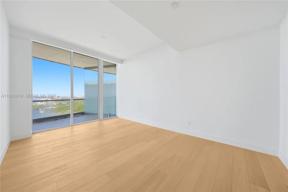 175 SE 25th Road #3102 Miami, FL 33129
