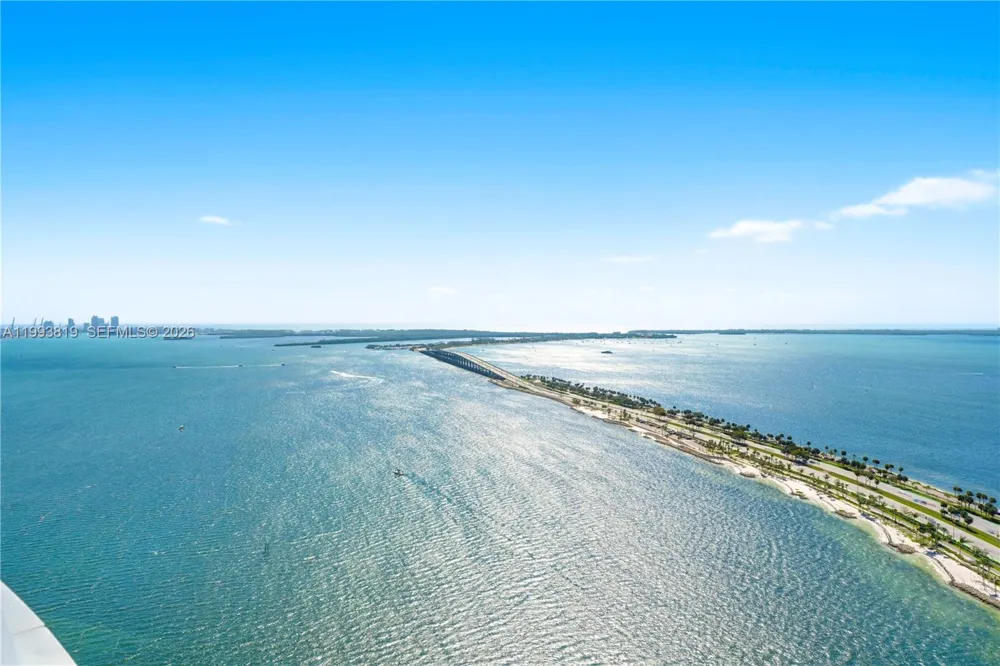 175 SE 25th Road #3102 Miami, FL 33129