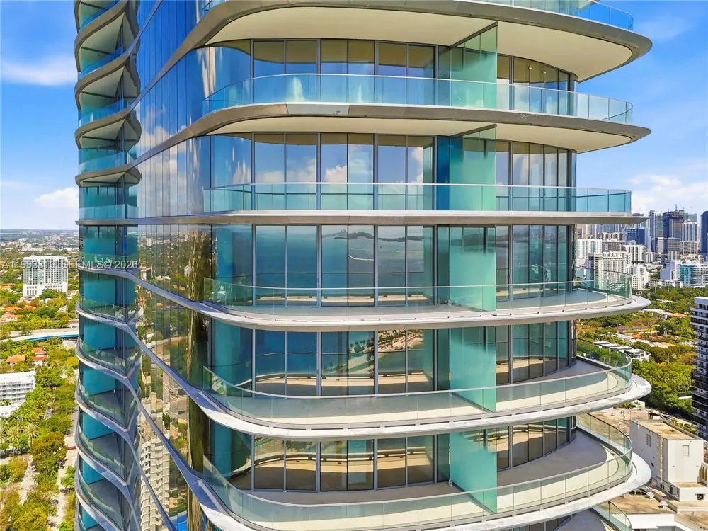 175 SE 25th Road #3102 Miami, FL 33129