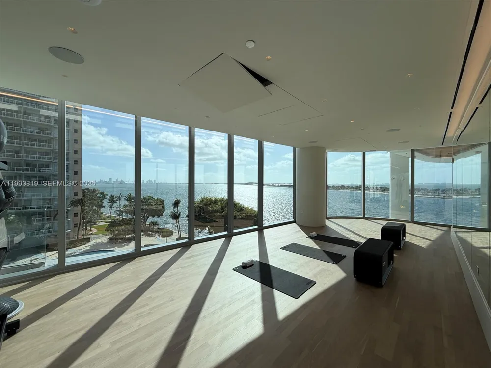 175 SE 25th Road #3102 Miami, FL 33129