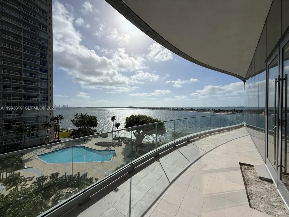 175 SE 25th Road #3102 Miami, FL 33129