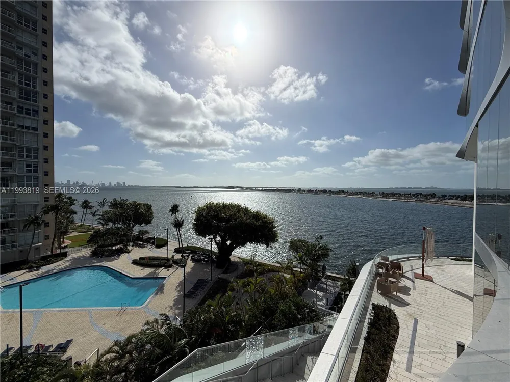 175 SE 25th Road #3102 Miami, FL 33129