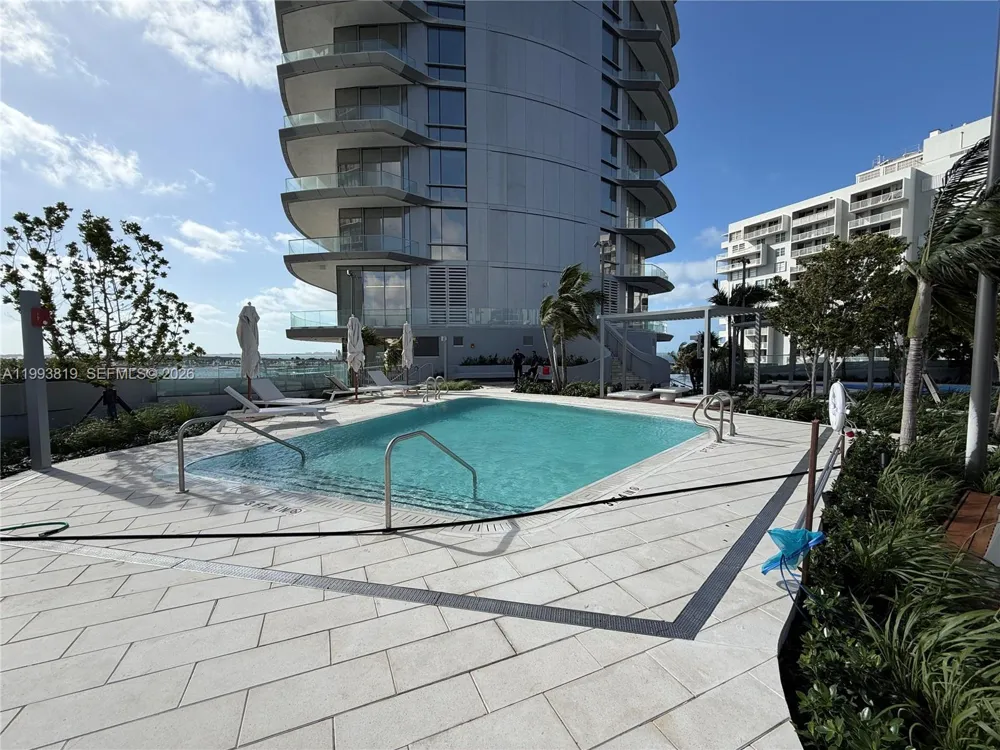 175 SE 25th Road #3102 Miami, FL 33129