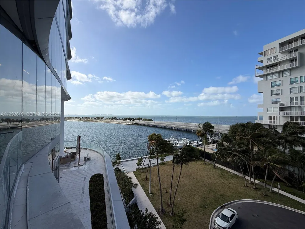 175 SE 25th Road #3102 Miami, FL 33129