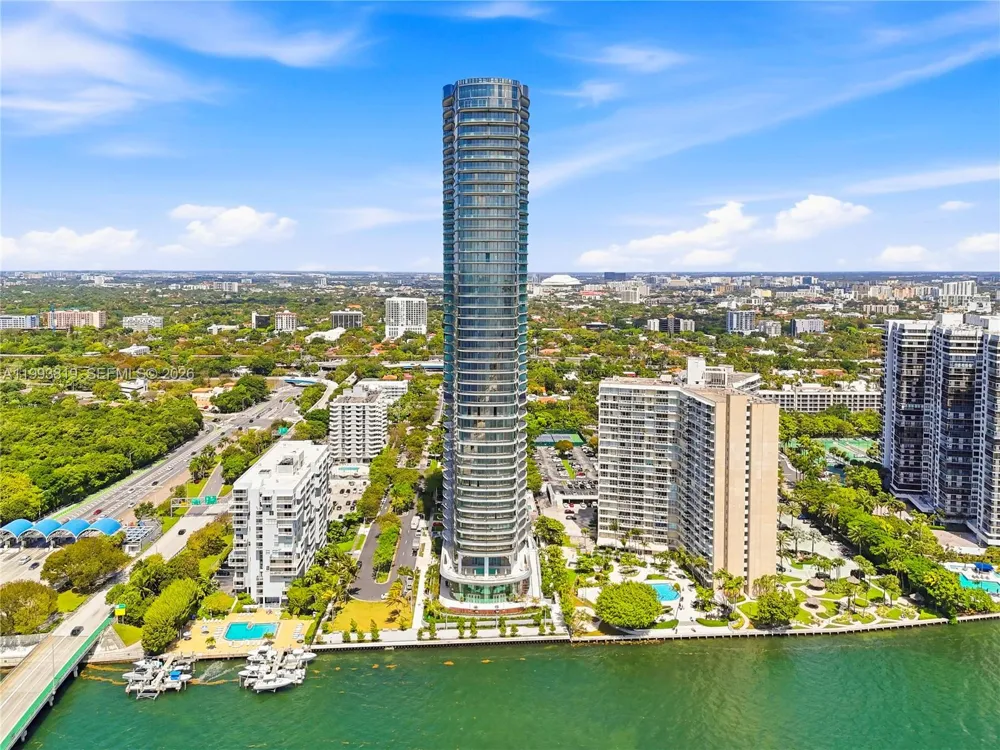 175 SE 25th Road #3102 Miami, FL 33129