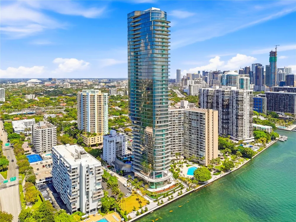 175 SE 25th Road #3102 Miami, FL 33129
