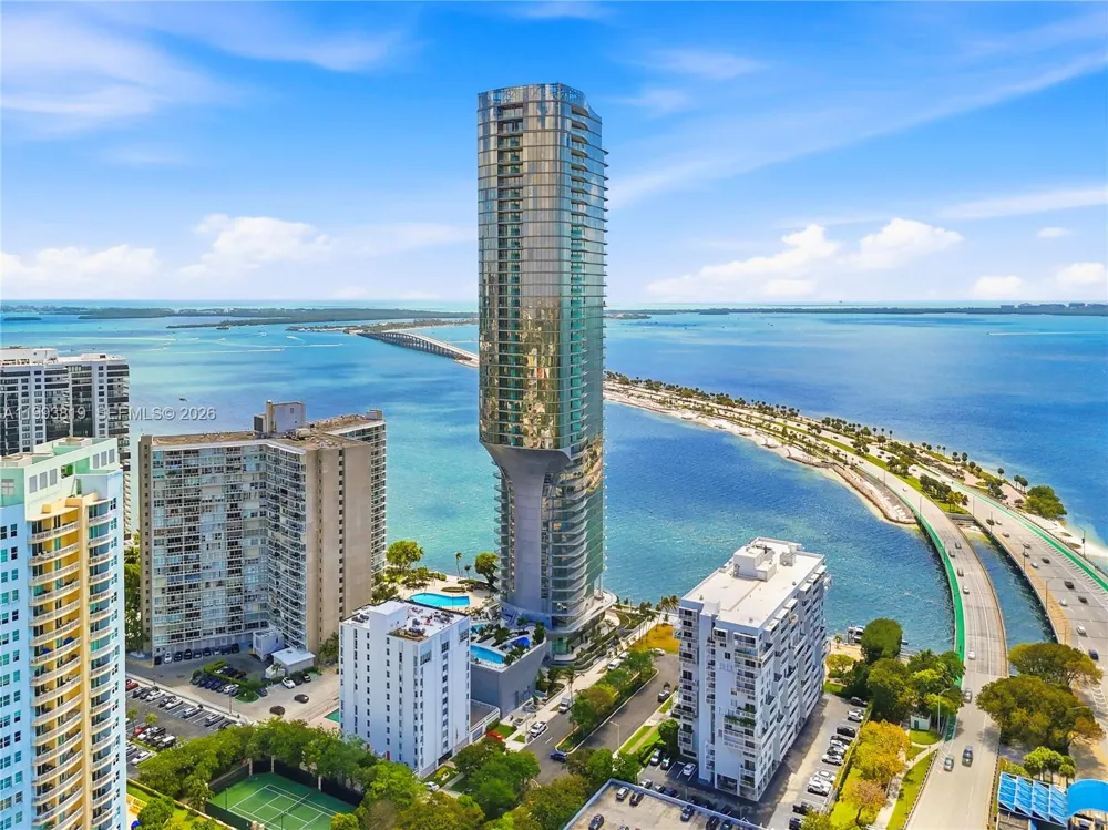 175 SE 25th Road #3102 Miami, FL 33129