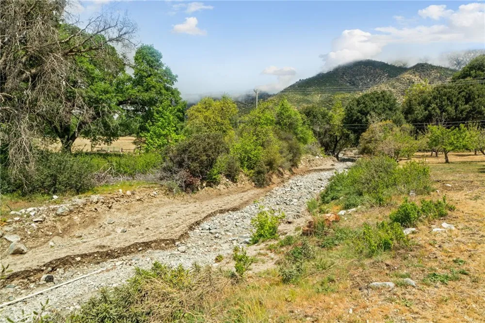 39804 Pine Bench Yucaipa, CA 92399