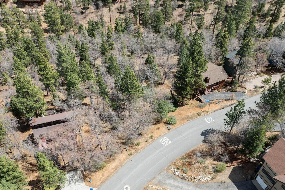 1530 Tuolumne Road Big Bear City, CA 92314