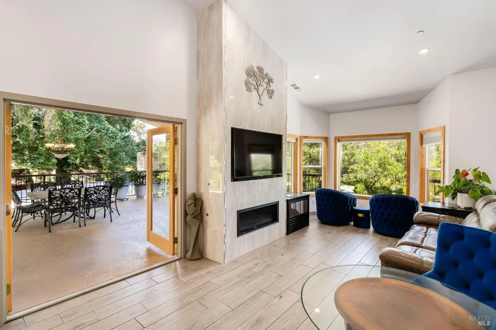 3037 Foothill Boulevard Calistoga, CA 94515