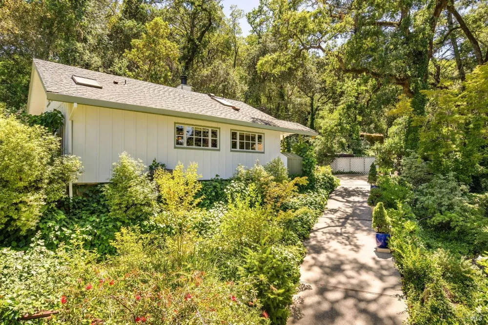 3037 Foothill Boulevard Calistoga, CA 94515