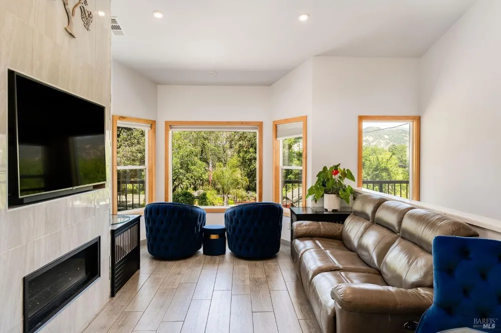 3037 Foothill Boulevard Calistoga, CA 94515