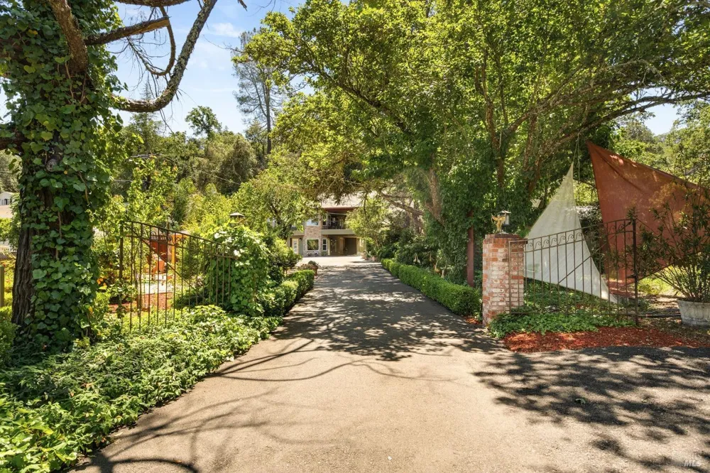 3037 Foothill Boulevard Calistoga, CA 94515