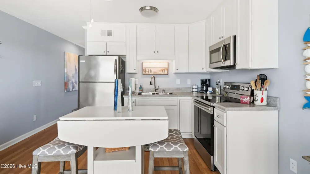 650 Cedar Point Boulevard #B14 Cedar Point, NC 28584