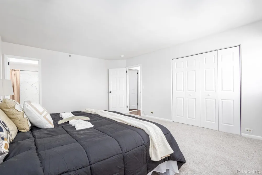 5000 Town Center #2001 Southfield City, MI 48075