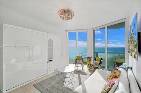 6515 Collins Ave #804