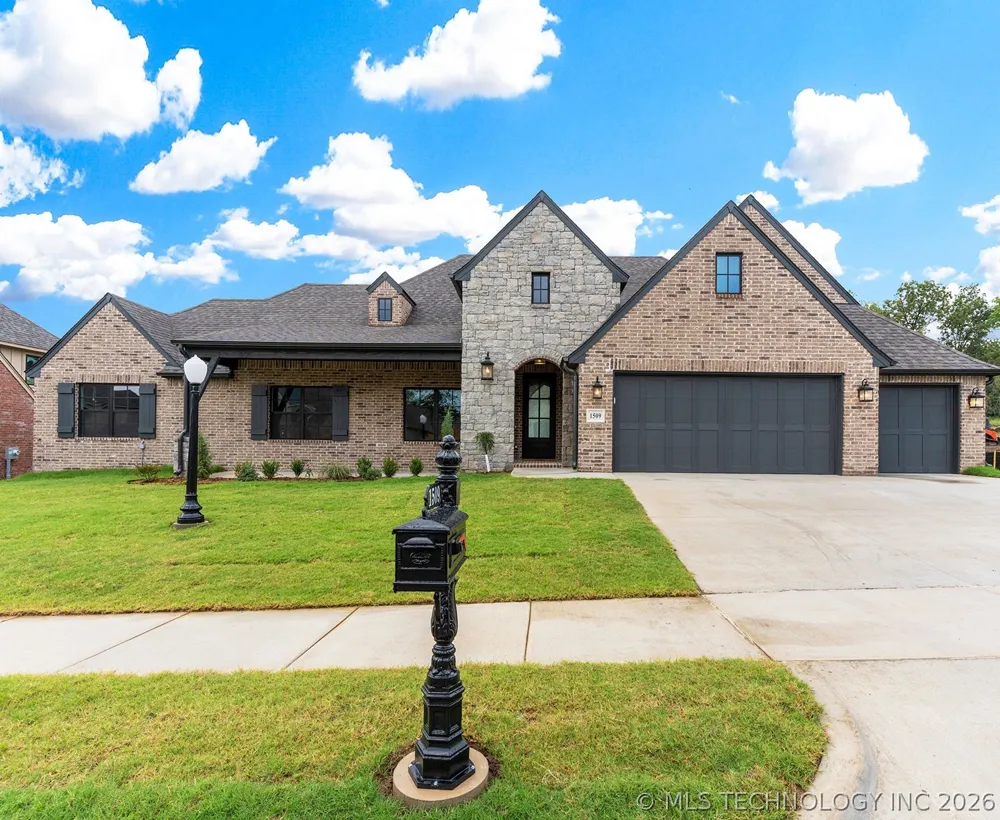 1509 Pinecrest Drive Claremore, OK 74017