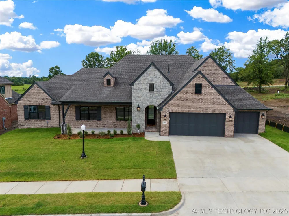 1509 Pinecrest Drive Claremore, OK 74017