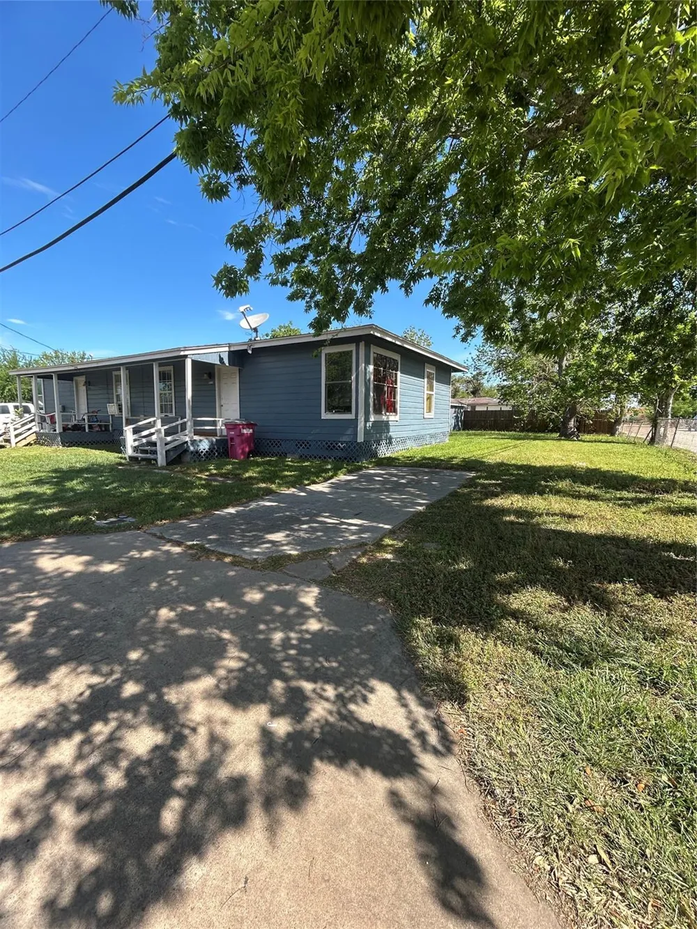 1102 W 10th Street Freeport, TX 77541