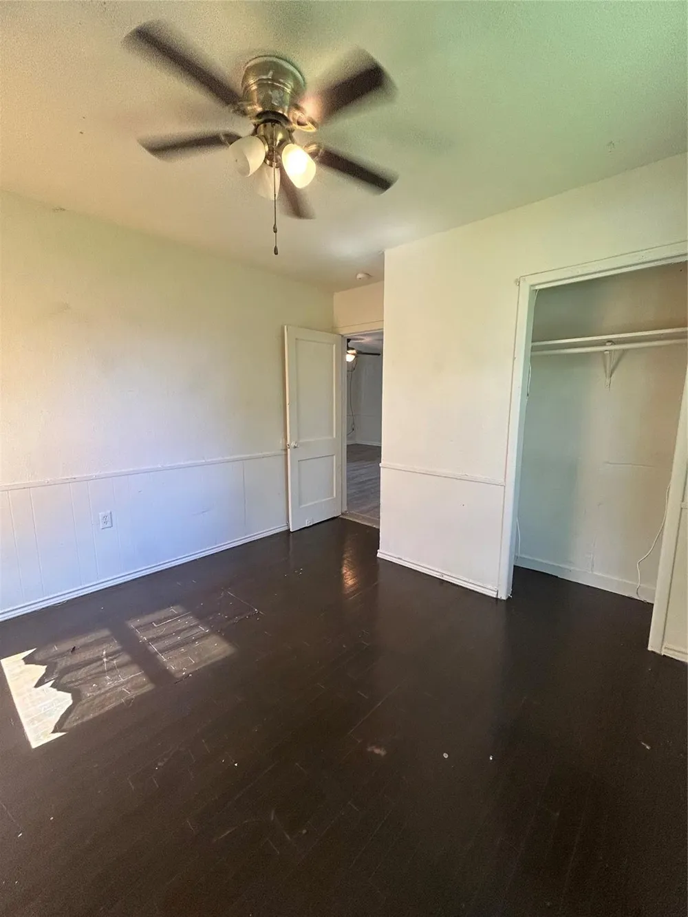 1102 W 10th Street Freeport, TX 77541