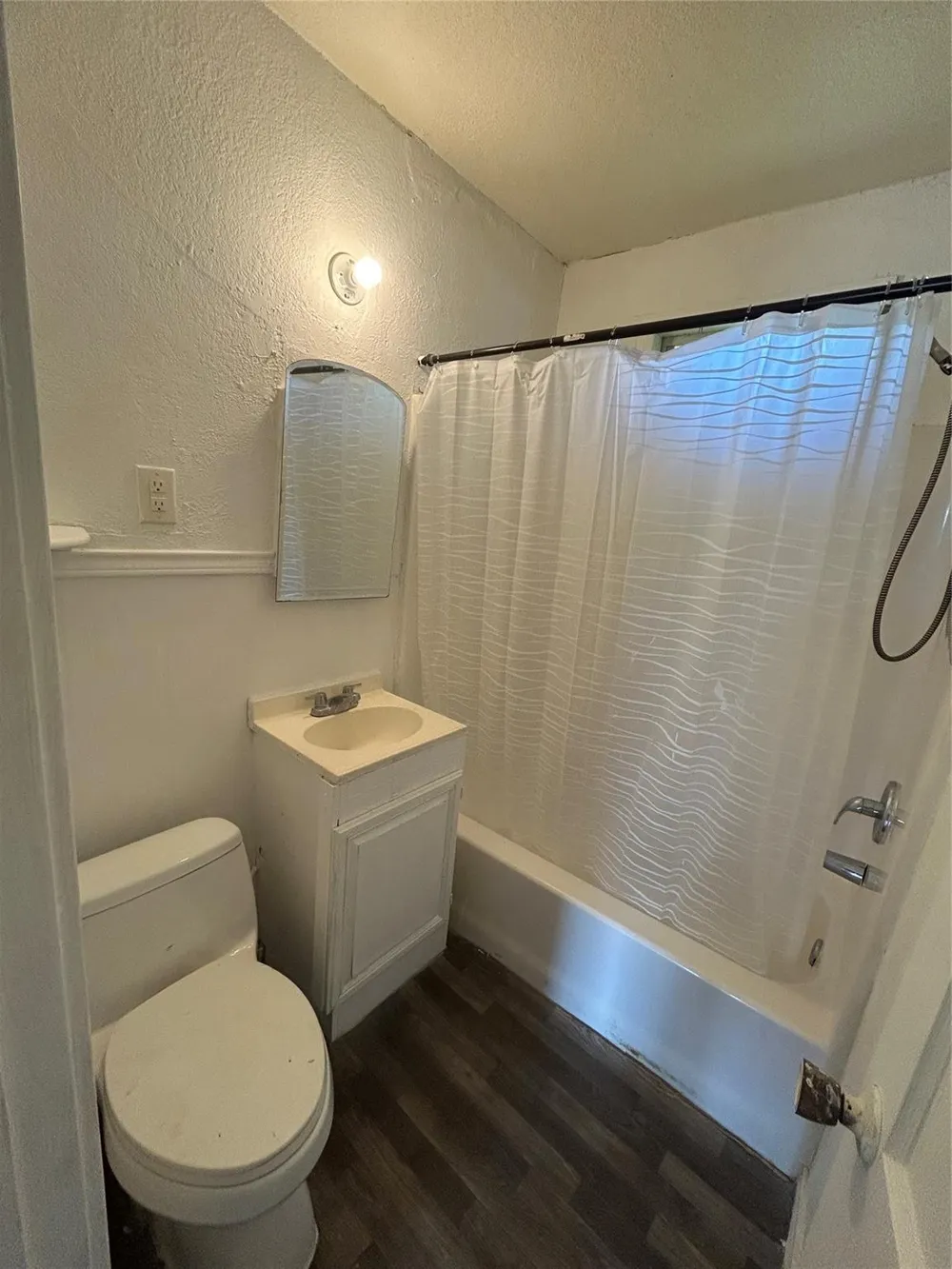 1102 W 10th Street Freeport, TX 77541