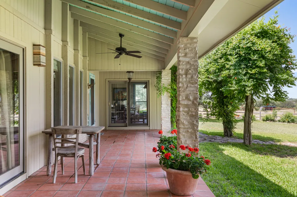 CR 409 Spicewood, TX 78669
