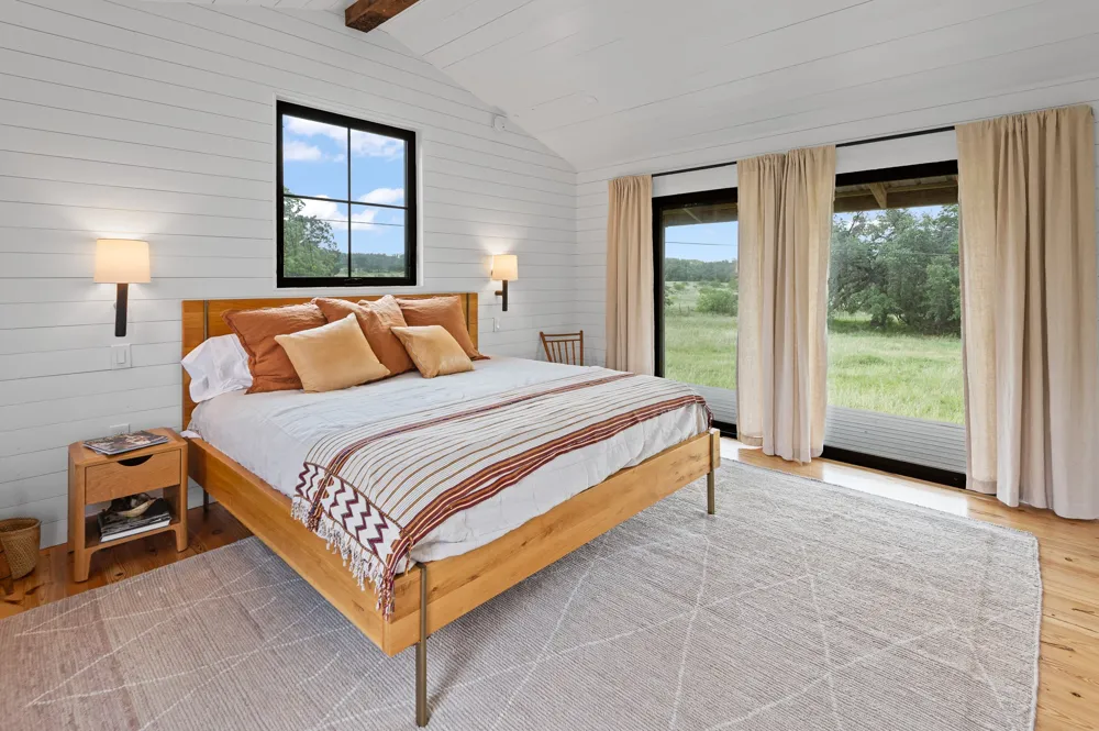CR 409 Spicewood, TX 78669
