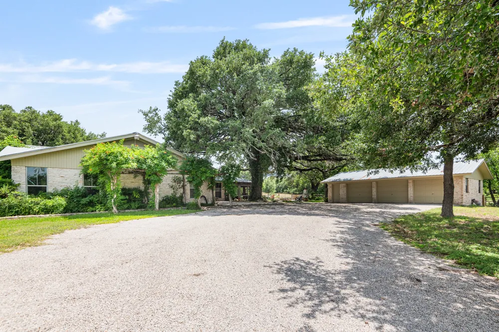 CR 409 Spicewood, TX 78669