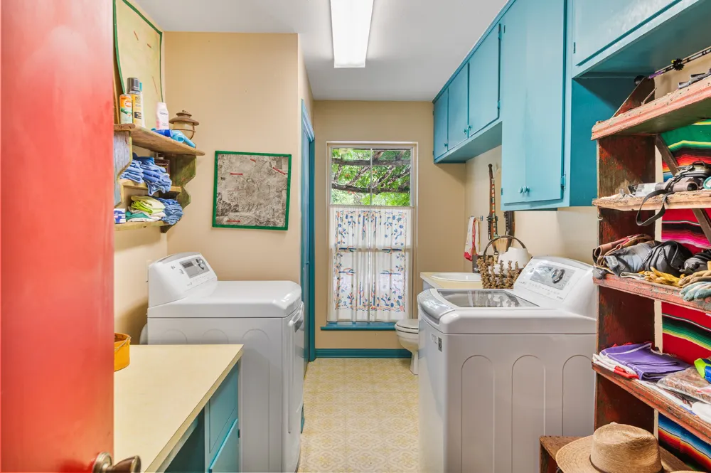 CR 409 Spicewood, TX 78669